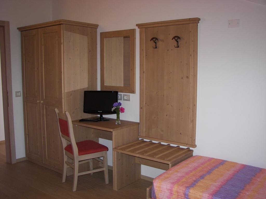 Agritur Le Pergolette Villa Tassullo Room photo